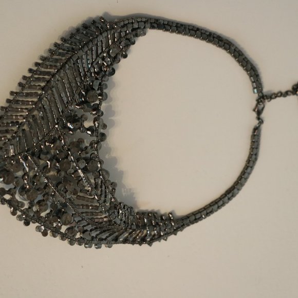 Black Pearl Chunky Statement Necklace - Picture 5 of 8